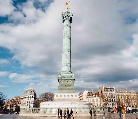 Parisian Style Private With Shared Bathroom Near Bastille And Gare De Lyon Homestay