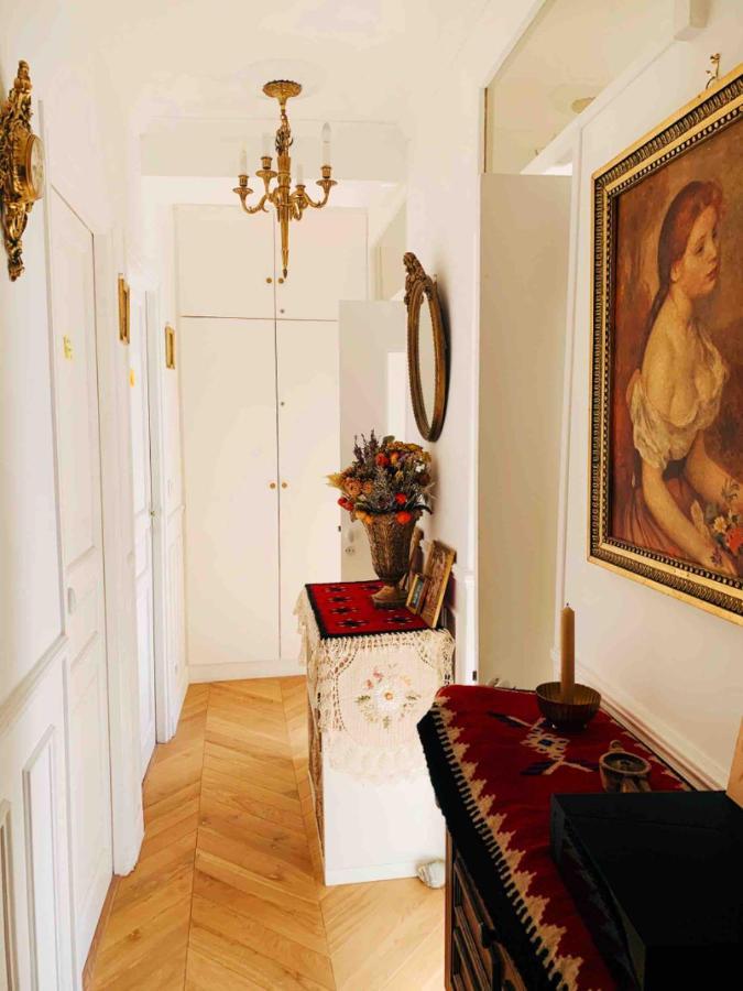 Parisian Style Private With Shared Bathroom Near Bastille And Gare De Lyon Homestay
